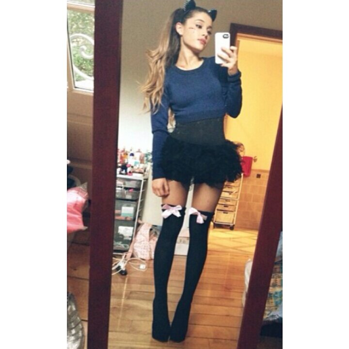 Supporting that gurl from Boca. She is my everything and my love for her is Grande! This fanbase is so incredible, I LOVE Y'ALL♡