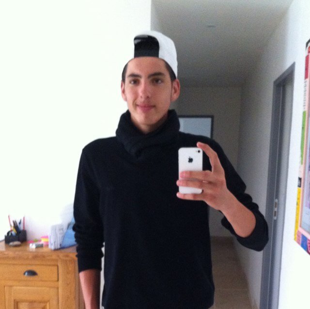 Audrick Fricon , 18ans 
Ar dans le roster ProspeX 
Gt: ProspeX SKY