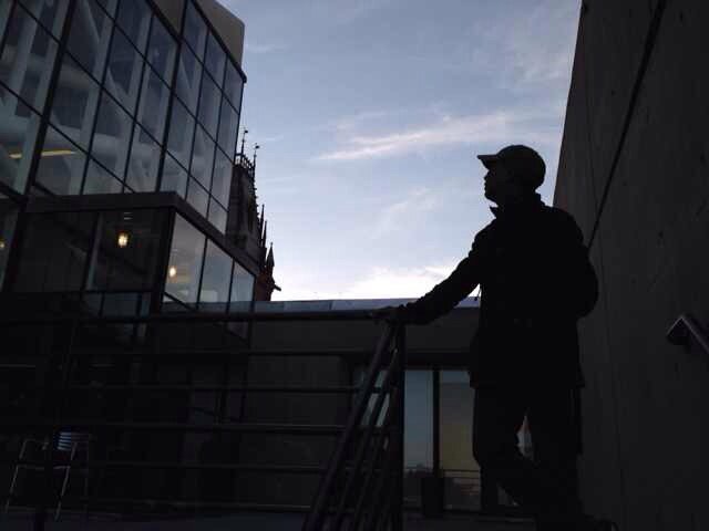 Graduated from Harvard, Engineer, urban planner, entrepreneur and investor, 工程师、城市规划师、企业家投资人，母校：哈佛、华中科技大学, Life is X, 找一叶没有舵手的船。“德全开万世 鸿明光一朝”之楚王熊家“万”字辈万里，第169代。