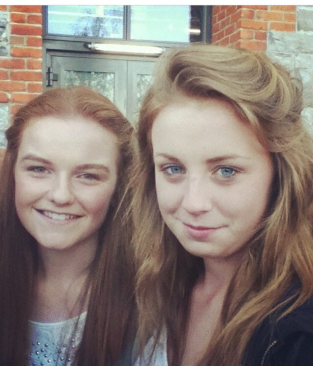 Hey my name is sinead, im 19 and irish!! love soccer and camogie :) follow 4 follow! :)
