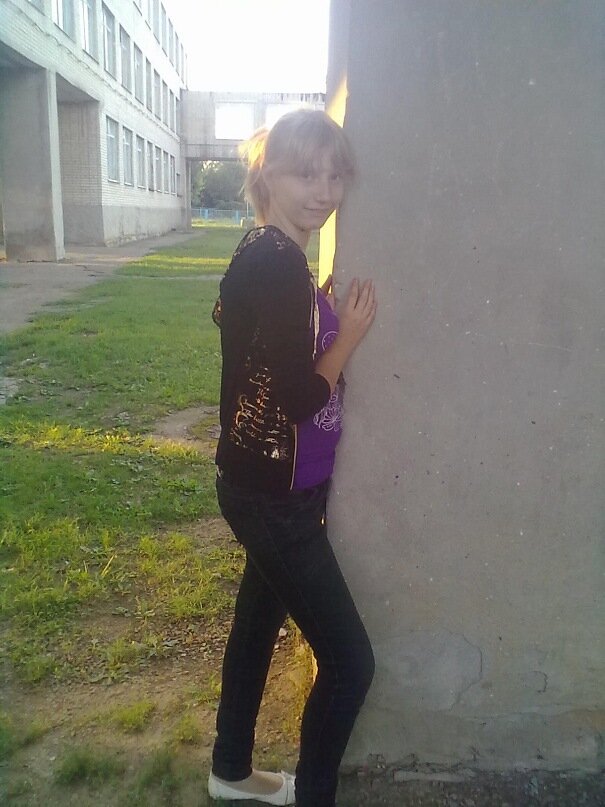 I love one direction. I'm directioner.Russia