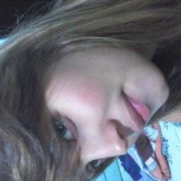 sou chata pra caramba, apaixonada por @titimuller @avrillavigne:)