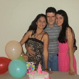 Un hombre quiere ser el primer amor de su amada. Una mujer quiere que su amado sea su último amor