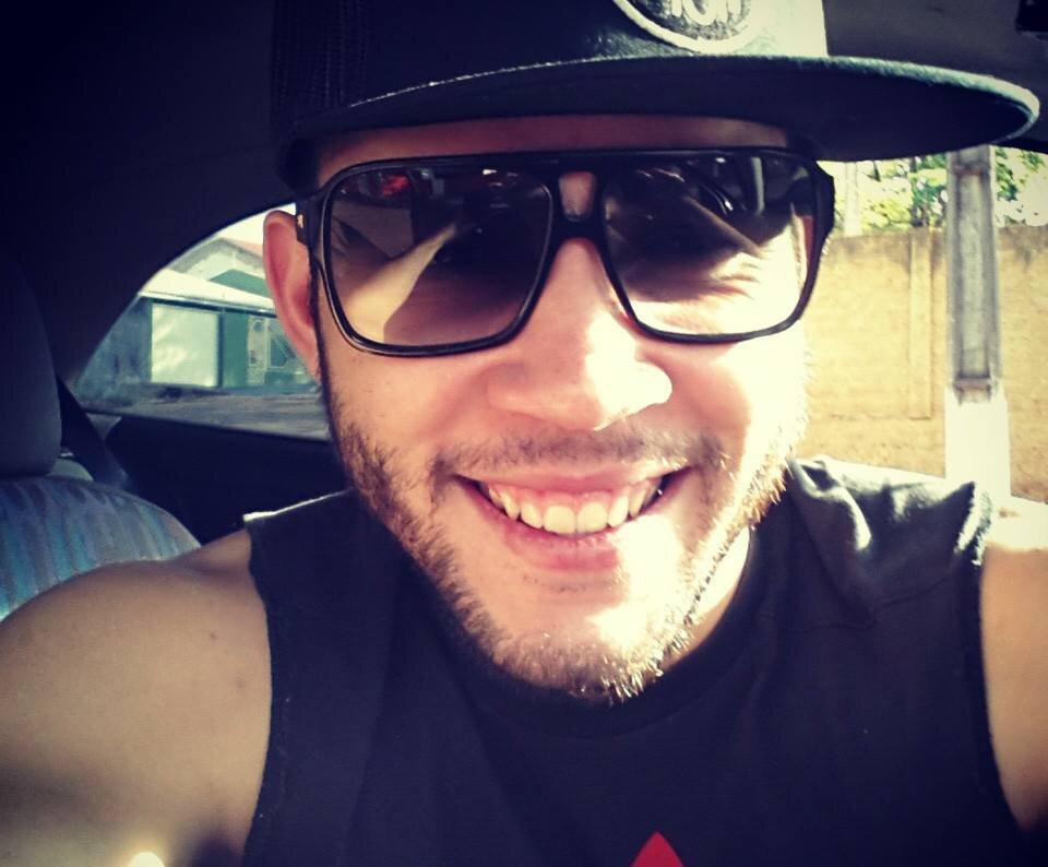 Estudante de Educação Fisica na Universidade Estadual de Londrina (UEL), São Paulino louco  e amante de churrasco, quem nao gosta de churrasco ?