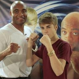 #JustinComeToBrasília