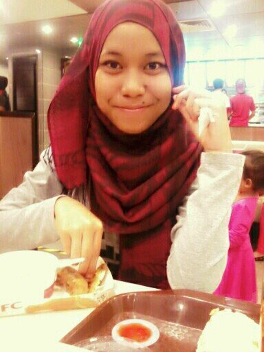Umaira just call me ara.16 years old.and i'm already taken.and the last,nice to know you.. :)