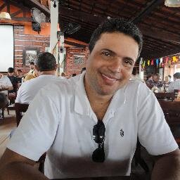 Brasileiro,Serra Talhadense,casado, torcedor do Sport Recife, Tec. em contabilidade, estudante de direito,pai