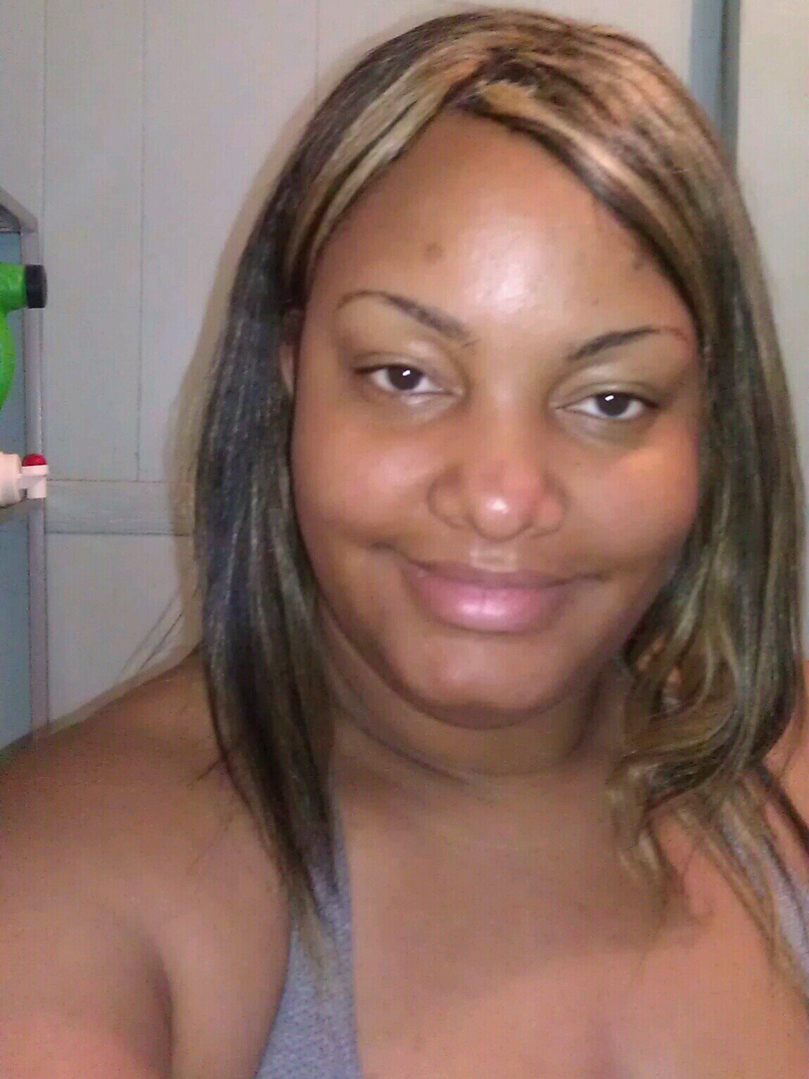 100% female here... I like twitter for entertainment,