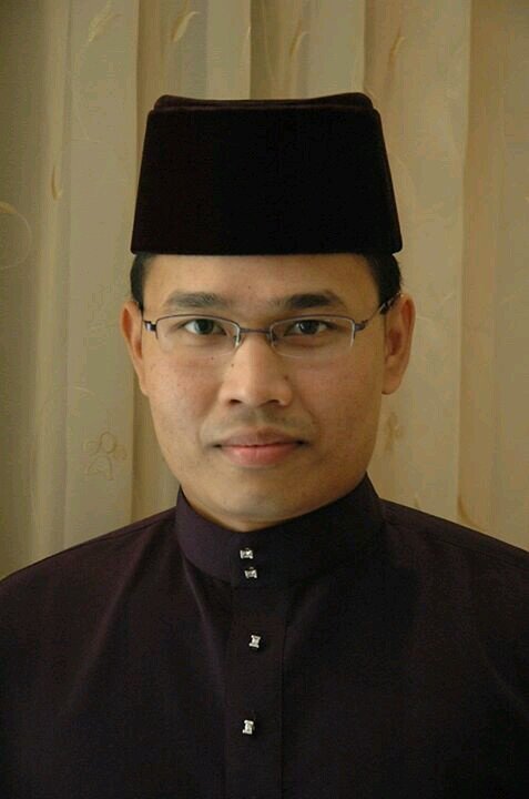 Perjalanan aktiviti @AzwanBro dalam memberi khidmat sebagai Naib Ketua Pemuda UMNO Malaysia.