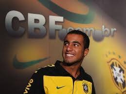 Tem fome de bola tem sede de gol *-*  @LucasnaRede_
  EU TE AMO , EU  TE VIVO  *-*