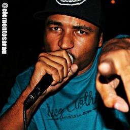 Cantor e compositor do grupo Kaifaces e Armati ARP-87

contato: blackson@ardeedo.com.br