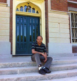 sarojesh's profile picture. Simplicity, simplicity, simplicity!