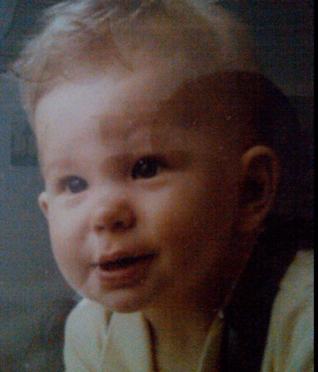 christofhaiden's profile picture. Banker, Ex-Gardist, 30+! tweetet privat hier