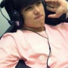 tenho 14 anos e to solteiro ..     http://t.co/7HguWwOceF