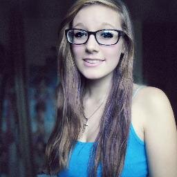 I sing, i'm a songwriter, and i play guitar♫:)