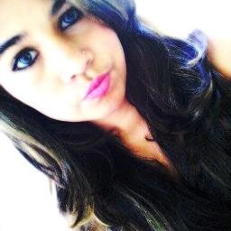 Sou legal,chata,feliz, uma completa Boba Alegre, completamente apaixonada por CRISTO *segue de volta ? mais informações Fallow-me :)