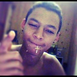... Se meus olhos mostrassem a minha alma, todos, ao me verem sorrir, chorariam comigo ... ''