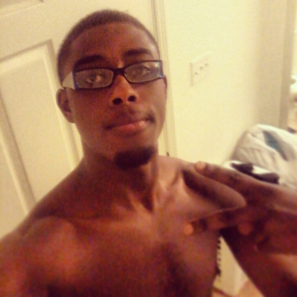 im just a nigga out here tryna get rich $$$..follow me tho #TeamEastside #weedSmoker #TeamLAKERS #BALLisLIFE