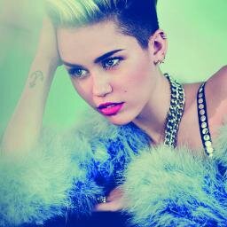 Toda tu información sobre la reina de los charts MILEY CYRUS, en español e información no copiada de otras cuentas sobre ella.