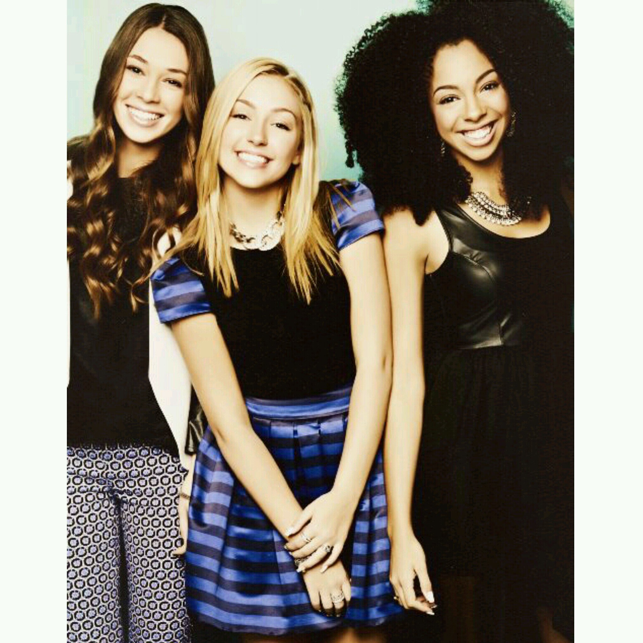 queenceIine's profile picture. thank you for voting for act 12 *taking a break*