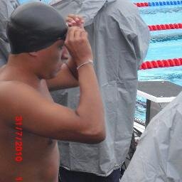 I'm starting to think I have gills, por cierto, soy zurdo por si no lo has notado y desde que nací, creo.