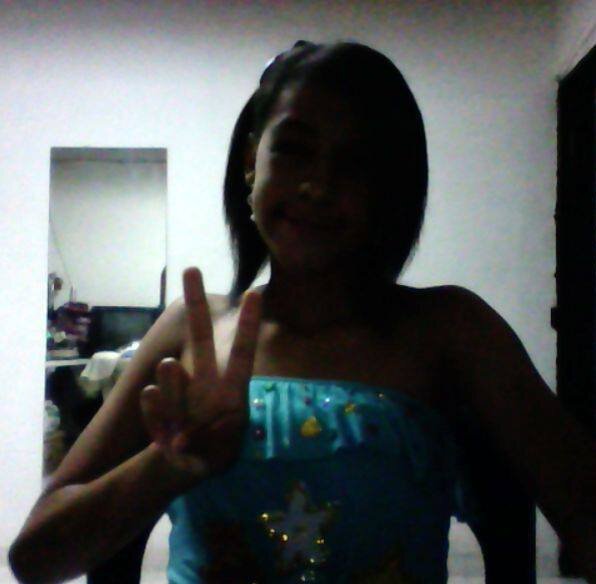 Ñaka Ñaka' yo una Mujer no Compliacada Me gusta jugar Play con Mis Amigos y Pasarla bien *.* :*