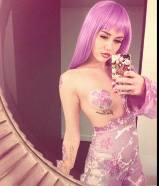 ❤️Hi guys,I LOVE MILEY CYRUS TWERK,I hate my fucking life,fucking bitches,follow me i follow back, Livin the cali life,line bipolargirl1,LOVE MILEY DOPE fuck.