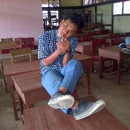 hidup ini pusing tapi gua tetep enjoi aja sob