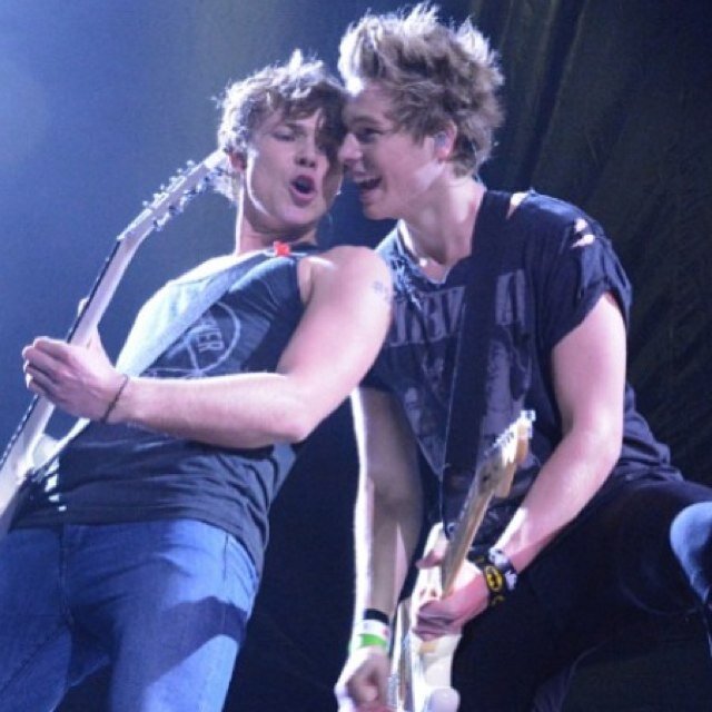 ♡ you're someone's reason to smile ♡ @lashtonscupcake thinks you're fab