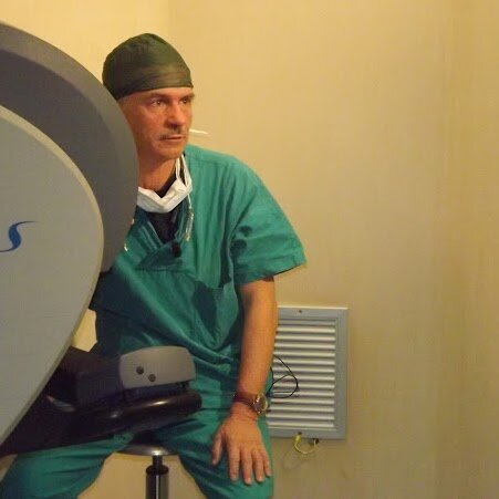 chirurgo , esperto in chirurgia laparoscopica e mini invasiva , dirigente ospedala S.Camillo di Roma , international Hospital Salvator Mundi