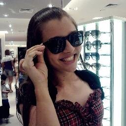 Um doce de menina que posta indireta no twitter
Fb • Natália Martins
Insta • @natamartins
Ask • natymartins14