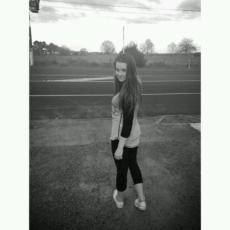HappBriar's profile picture. 14.uk.onedirection is my life.follow mwah.converse and vanz 3 me..xxxx