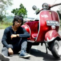 Siapa yg bisa berikan aq arti kehidupan ini? Tlong tampar aq dengan artimu :-D Love will keep us alive