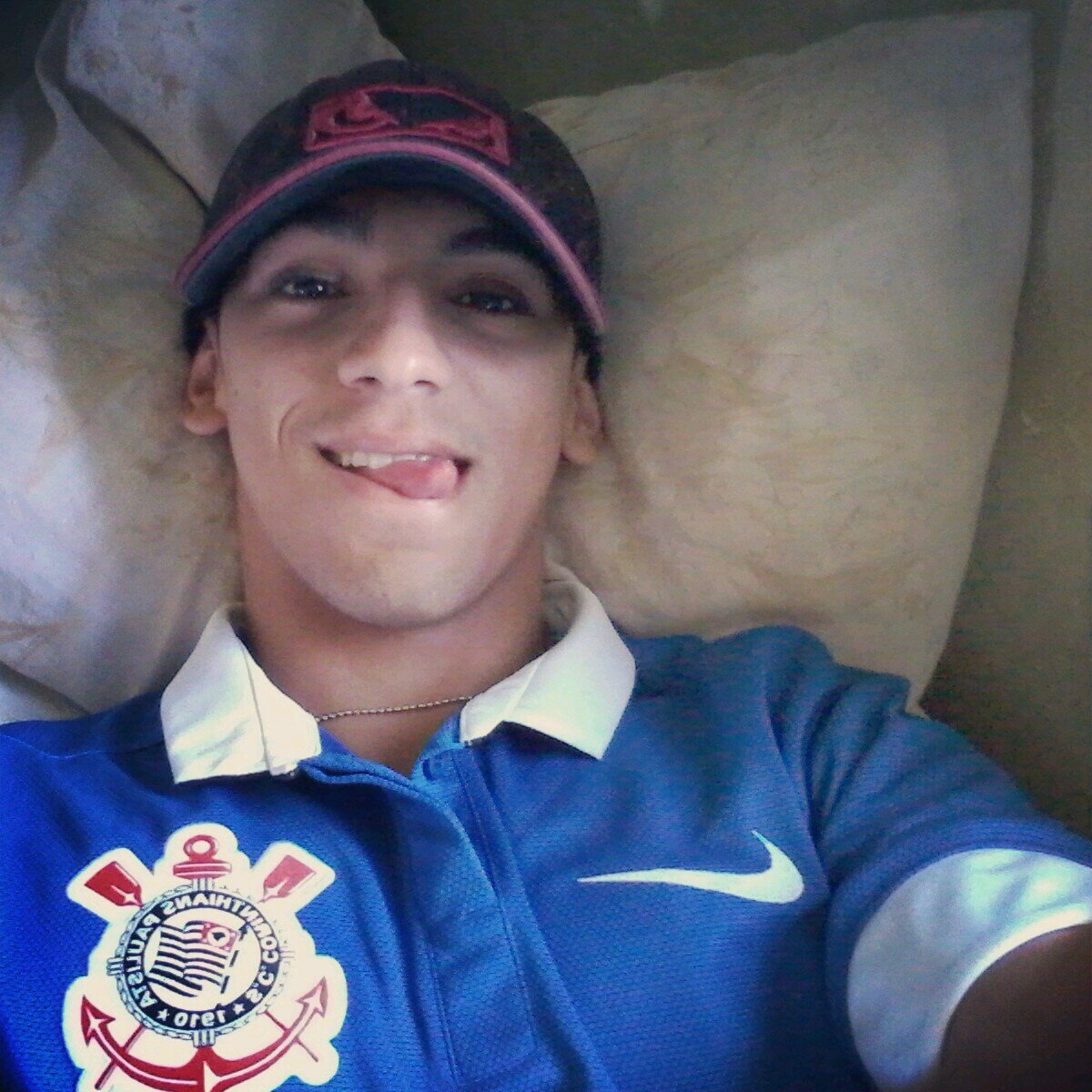 Tua best te ama muito amor ♥ /@_Ladyleneh. Sou maloqueiro, CORINTHIANO, sofredor, graças a Deus!