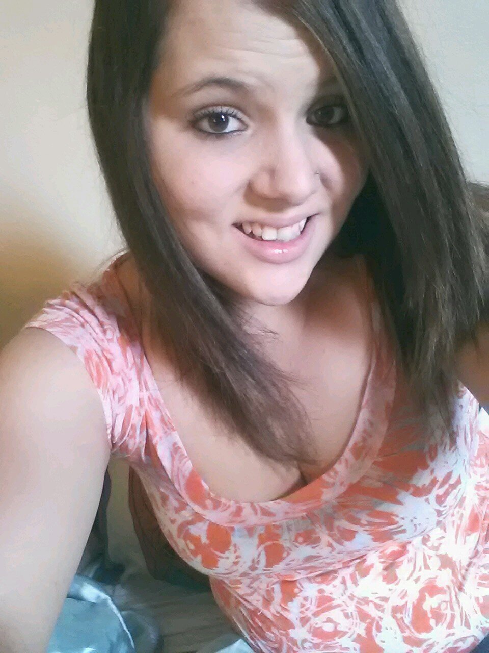Love to party & throw down. Dont fuck with me or my loves and I won't fuck with you. Lovin life & livin it uppp! ;* ♥