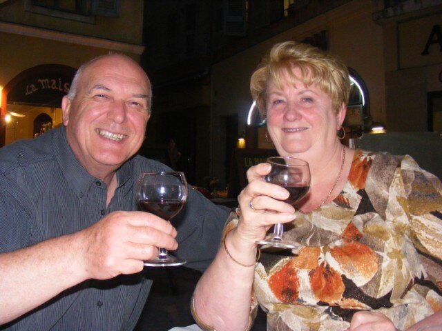 Cardiff Devils ice hockey fan, loves Scotland, France & Canada, Malt Whisky, Vin Rouge, my family and good friends - much too busy to grow old!