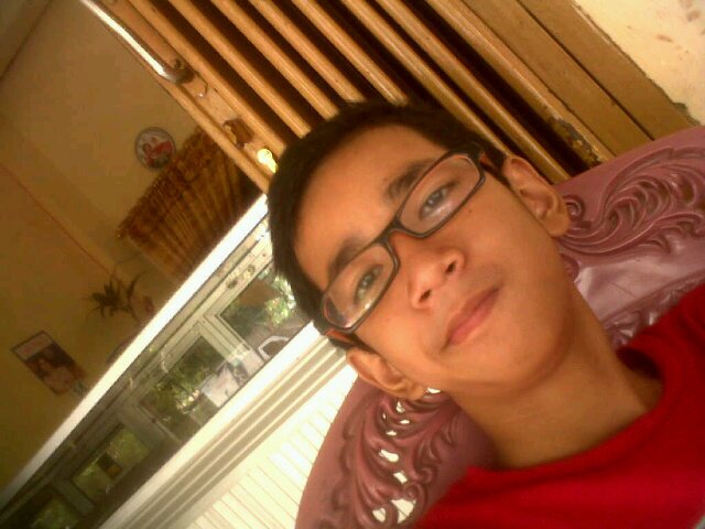 Tanggal lahir : 15 - 03 - 2001