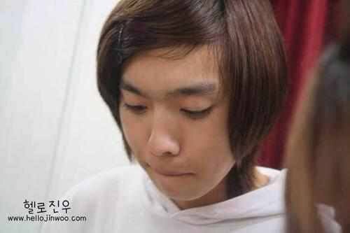 คิม จินวู (ศรีแป๋ว บ้านวิน)
ตัวเล็ก มุ้งมิ้ง