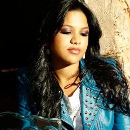sou modelo,minha maior paixão são minha familia e meu trabalho