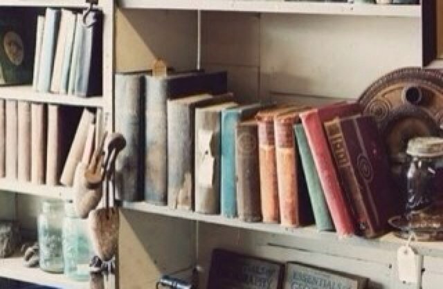 أجمل ما كتبه المغردون ، ، حروف كتبت من نسيج الخيال وذهب الجمال ، ،