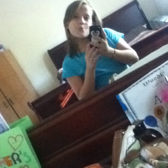 I am a 5th grader I love sports !!!!! My favorite color is orange and gold !!!!!!!! :). Single !!!!!! My favorite song is wake me up by avicii!!!!!  :)