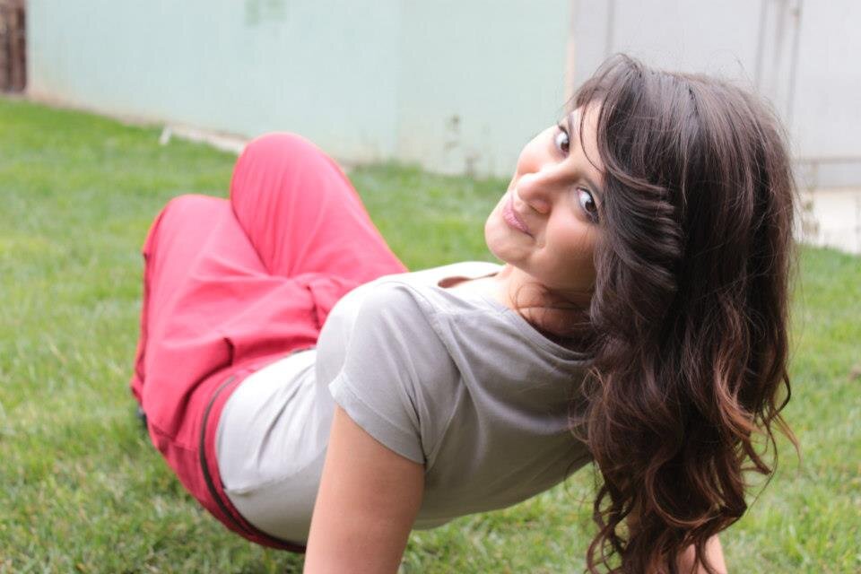 yenlikci ve daima inksaf terefdari biriyem..supriz hediyye qutusu kimiyem :) her an icinden her sey cixa biler