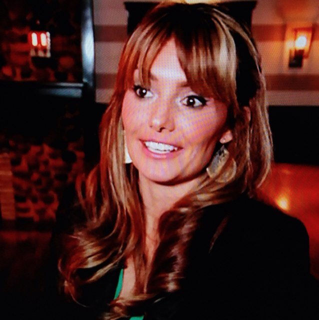 rocks bangs & loves to laugh