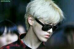 Hi!!! I am KRIS คุณรู้จักผมหรือป่าวครับที่รัก ผมคริสหมาป่าที่พร้อมจะขย้ำหัวใจคุณ หึหึ มาคุยกับผมสิครับ #ถ้าคุณเหงาแค่ทักDM