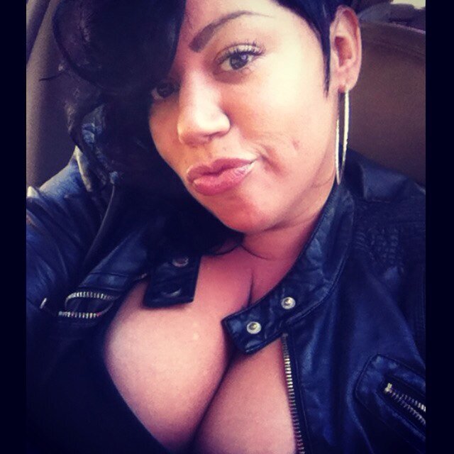 A&R, Artist Promoter & Event Coordinator for Holler@ Your Boy Entertainment. If The Streets Are Talkin About It, SheShe Knows About It! 4Duub Yuuuup! #basedchic