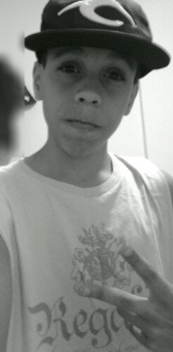 Tweeto oq quero retweeto e curto oq acho interessante... ñ mi julgue sem saber qm sou e, foda-se o mundo ñ to aki pra mi preocupar cm resto