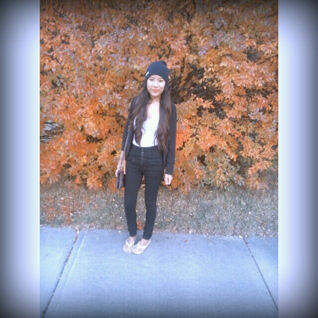 I enjoy long romantic walks to the fridge ✌