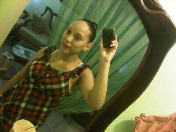EsttOii  Supper FeliizZ  xQ mii Bby' Livania Biiene En CamiinO♥    mii Bff' @Elaine_Yamii  :)  Love Mi  Bby Liivaniia :3