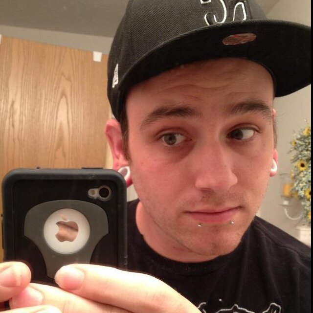 Hey I'm Billy! / Sushi / Videogames / Family / Friends / Music / I'm a nice guy. Get at me!