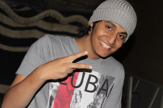 I'm Rakan .. I'm 17 years .. ♥ good lucK حللوني وأستبيحُوا اذا قيل غاب ♡